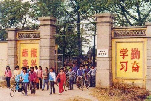 僵尸刑警 推荐视频