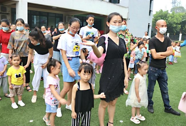 坏妈妈的圣诞节 推荐视频