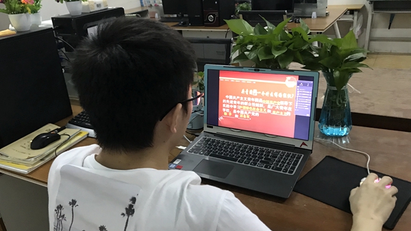 伊娜：初生之犊 推荐视频