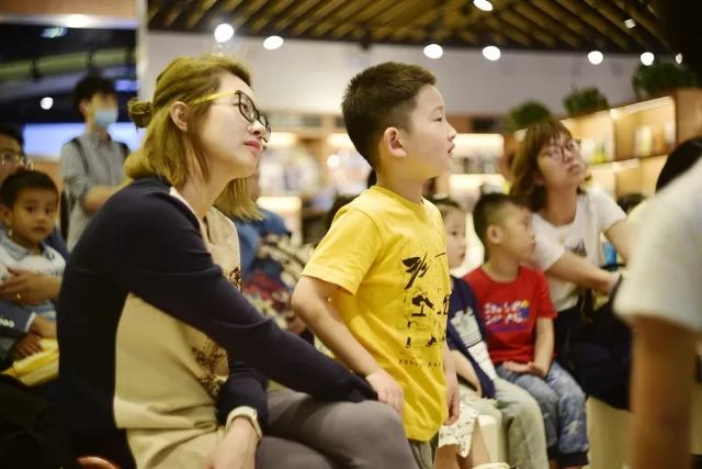 嘉陵江边 推荐视频