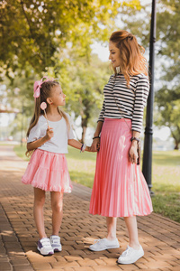 夕阳天使 推荐视频