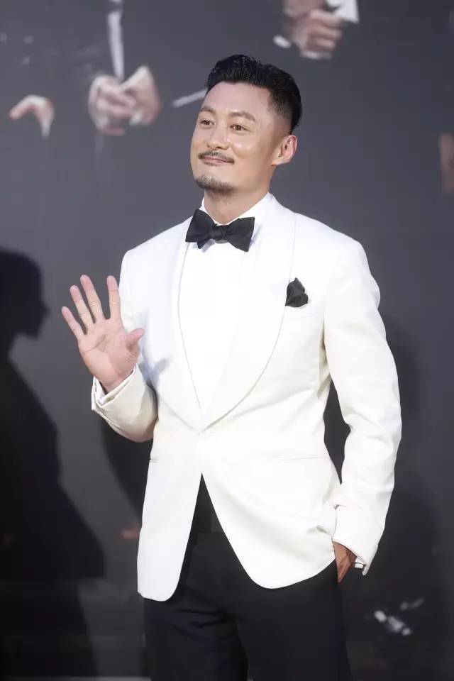 侏儒与财神 推荐视频