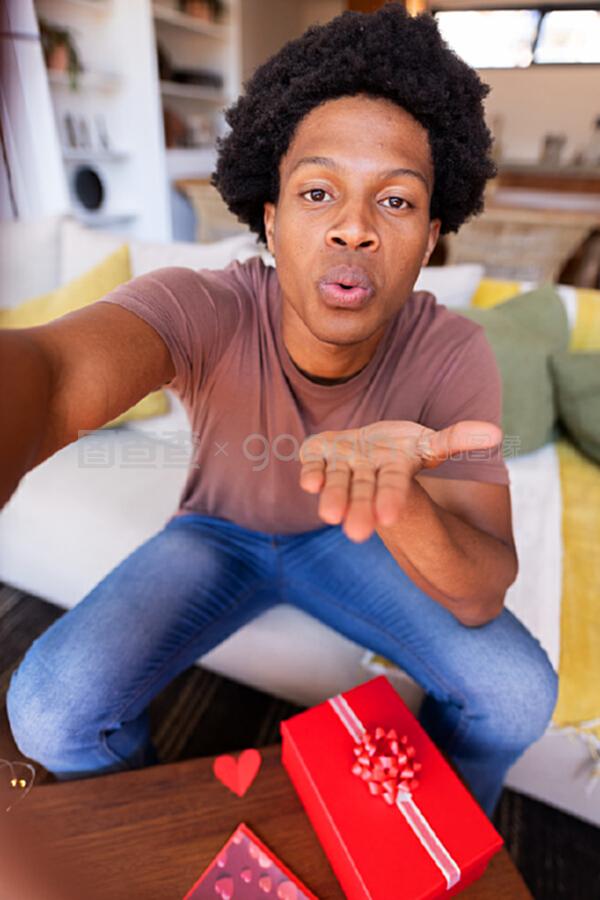 伊兹大闹洛杉矶 推荐视频