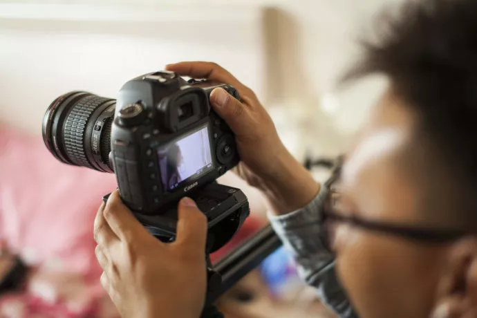 伊娜：初生之犊 推荐视频