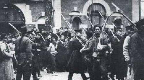 他和她的孤独情事：他 推荐视频