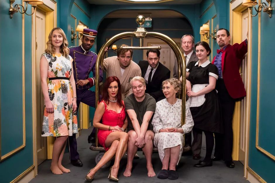 你也不美丽 视频主图