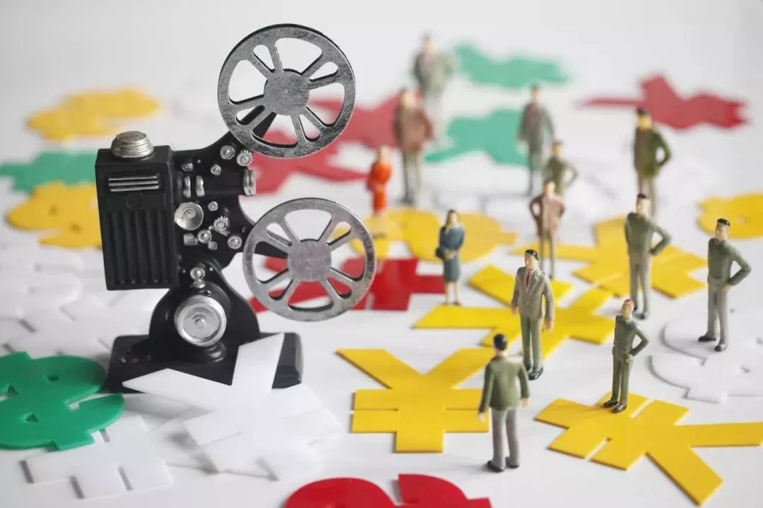 再见，残酷的世界 推荐视频