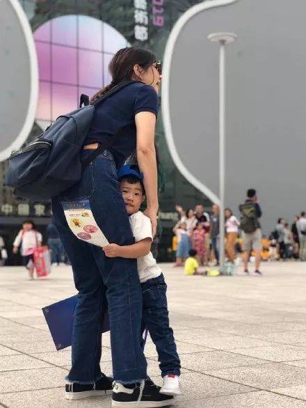 伊莉莎与玛瑟拉 推荐视频